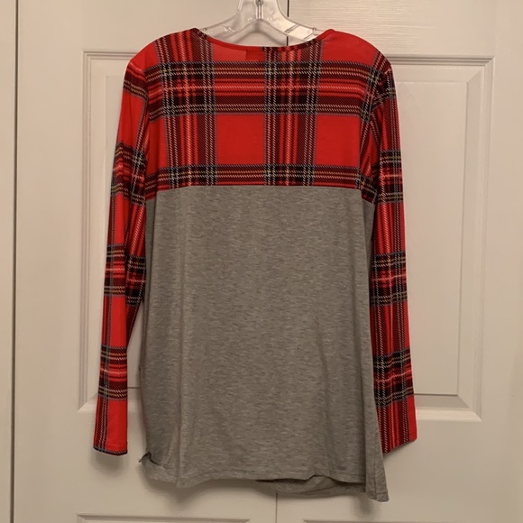 Like New Simply Southern Collection Twist Knot Plaid Top Christmas Holiday - Picture 5 of 12